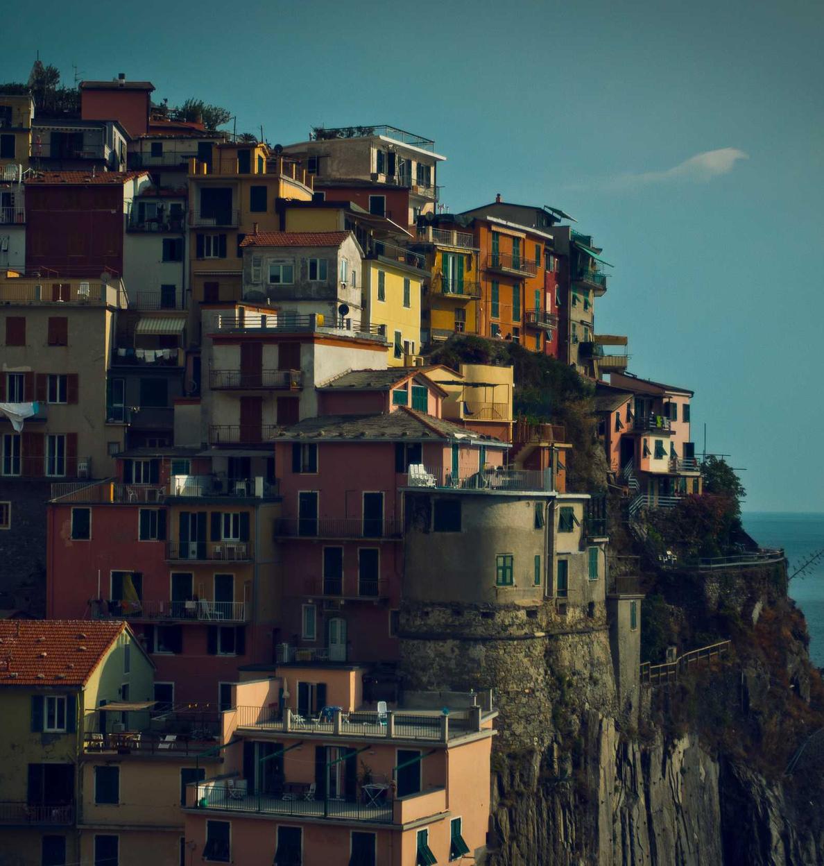 出各种微信号：流量卡的买卖平台比较和购买建议