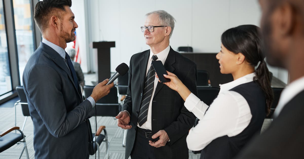 如何告知其他玩家在游戏中不要使用技术支持？